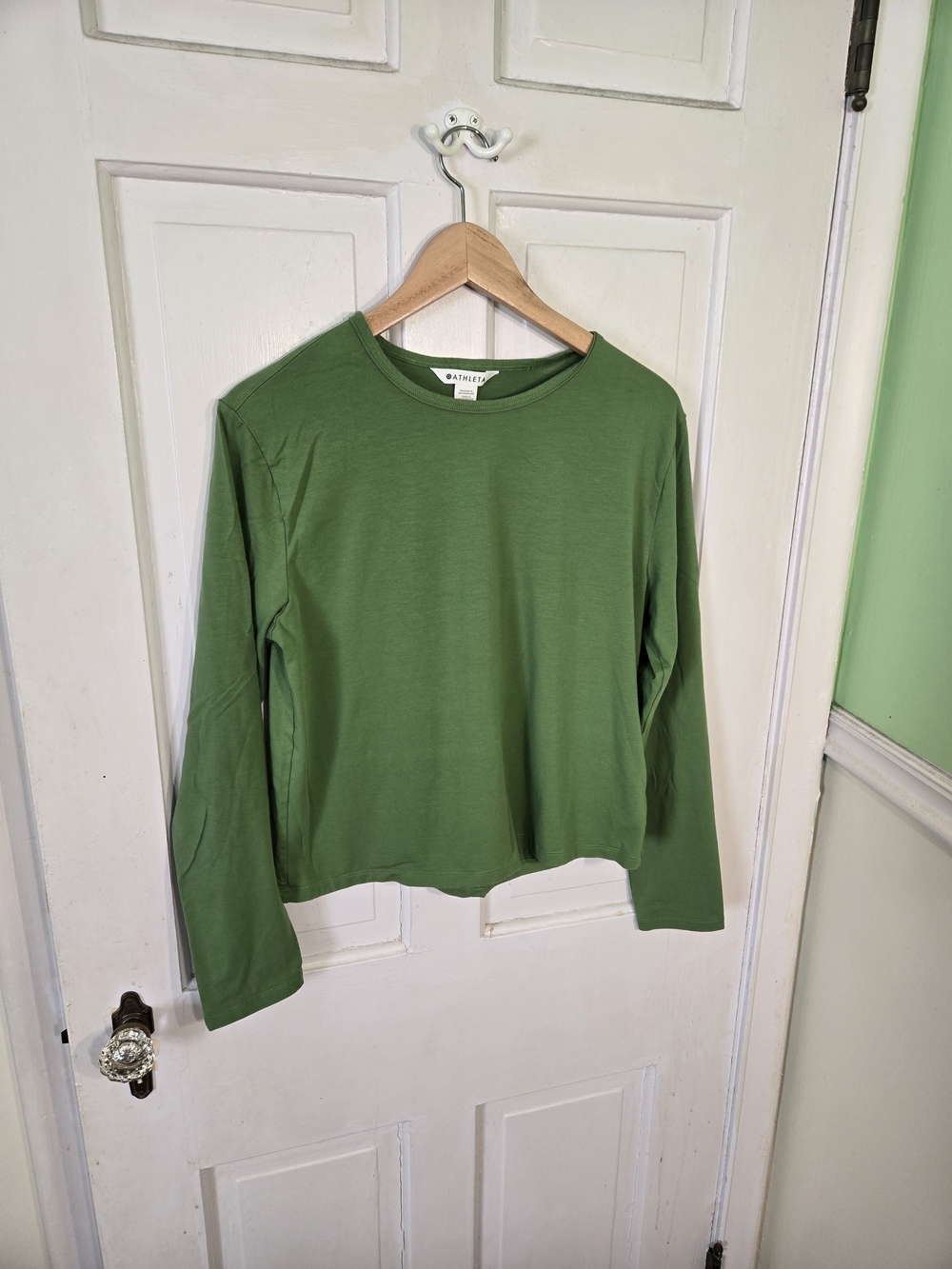 Athleta Olive Green Long Sleeve Crew Tee Size M